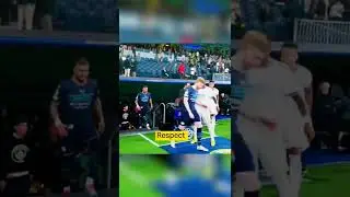 Kevin De Bruyne stares and steps intentionally at Real Madrid Crest 😤😶 & Vini Jr doesn't❣ #shorts
