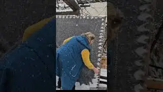 большой пуховый платок 89608709467 постирала в снегу,прошу писать на ватсапп, не звоните, я вяжу