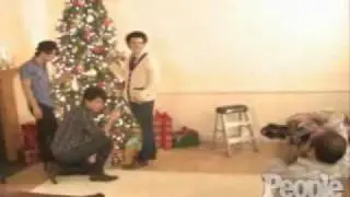 Jonas Brothers Christmas video+photoshoot