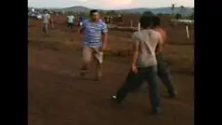 Competencia de Motokarcross le pegan al banderista...jaja