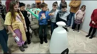 Библиотечный робот Роберт празднует свой первый юбилей