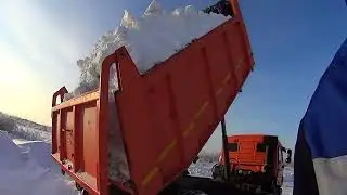 Борьба со снегом продолжается! Снег не выгружается, бортом бац и может завалить!!