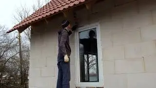 Окна. Потолок.