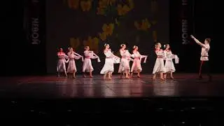 ХОРОВОД Народный хореографический ансамбль Фантазия. Художественный руководитель Людмила Сысоева.