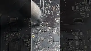 Залили мороженным MacBook Air