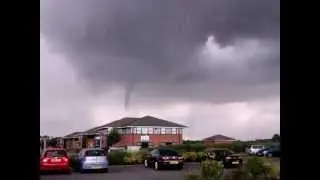 Wakefield, Amazing U.K Tornado twister in Wakfield