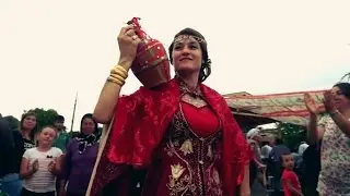 Uçtu Uçtu Baba Kızın Evden Uçtu ( Pusti Pusti Babo ) - Kına Gecesi Testi Kırma Oyunu