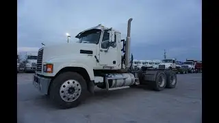 2016 MACK PINNACLE CHU613