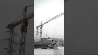 КОРТРОС - БАШЕННЫЙ КРАН НАД ГОЛОВАМИ ПРОХОЖИХ