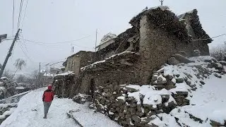 Heavy Snow Fall In Nepali Village || Very Relaxing Himalayan Village Life || Winter Documentary.