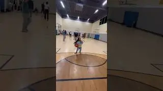 LITTLE LADY MADE A SHOT OVER 7FT PERSON! @Kooobej 😂 🏀
