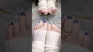 Press on nails ~ Rainbow glitter blue press on nails for toes, go for it if you want to look white