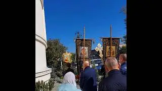 Ра́дуйся, Ра́досте на́ша, покры́й на́с от вся́каго зла́ честны́м Твои́м омофо́ром 