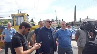 Инспекция президента Аслана Бжания и главы Сухума Беслана Эшба по ремонтирующимся объектам