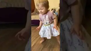 she's really into EDM 😅 #shorts