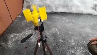 Модель ветроэлектрогенератора с вертикальным ротором.