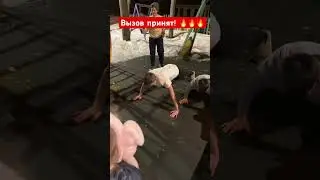 Парни, если это вы забыли черный наушник, пишите в комменты, он у нас! 