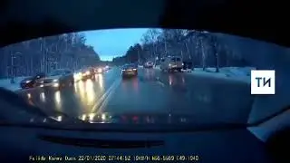 На видео сняли последствия аварии под Казанью, в которой погибли мужчина и женщина