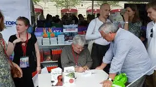 Книжный фестиваль на Красной площади в Москве