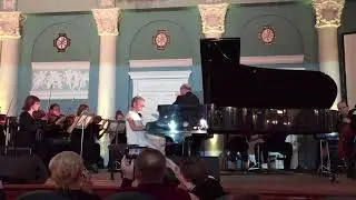 Ю.Андреевас Маленький концерт для ф-но с оркестром,исп.Кротова Дарья(9лет)