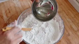 糯米粉开水一烫，1斤糯米粉不够吃，全家人抢着吃