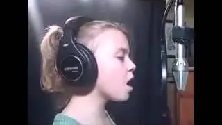 Уникальная девочка с уникальным голосом!!! mp4