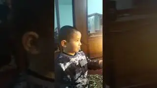 Ахмед с салютом