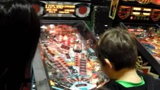 PlayExpo 2013 - Pinball Area