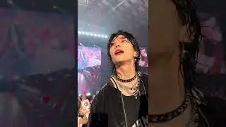 No way that's him...his eyes are so MAJESTIC! 😍🙈❤️ #hyunjin #straykids #djstarlightdixie