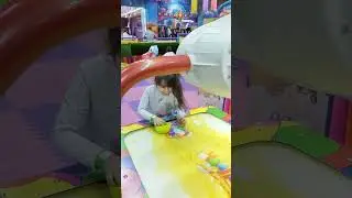 Karina plays on the playground)))