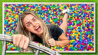 QUEM PASSAR MAIS TEMPO NA PISCINA DE BOLINHAS, VENCE!