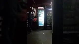 Шевченко Павел Олегович  прячется за коллегой девушкой