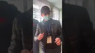 Выборы в парламент: на участке №5271 в Оше члены УИК вытаскивают из АСУ бюллетени