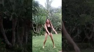 Cute Filipina Pose