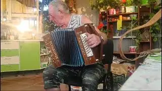 Гармонь Варцева (одного из братьев Мастеров).