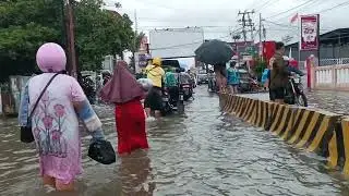 Situasi Banjir di simpang empat Masjid Agung Baiturahim Kota Gorontalo
