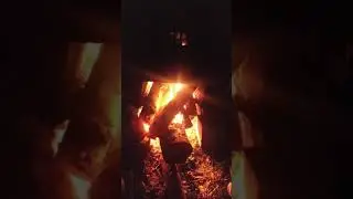 Сильный ливень 2. Юля поет "Когда умрет последний тролль"