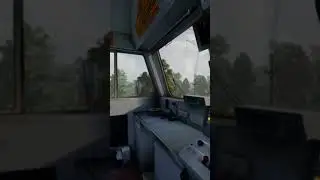 ЭД9М пропускает поезд победы