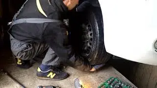 Nissan Leaf. Knocking sound from the right side.