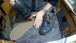 Elimination of shoe soaking through the sole, prevention, rolling, trace.
