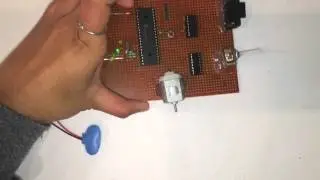 Nerdina Kit Experiment 2 - Switch-Controlled Motor