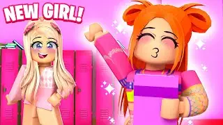 THE NEW GIRL AT SCHOOL IN ROBLOX BROOKHAVEN!