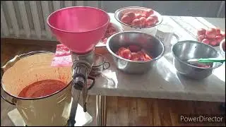 Работа кипит/Покупки в эпицентре/Новый бассейн/томатный сок.