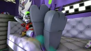 SFM Roxanne wolf feet