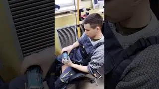 Сань а чё она не работает? И Саня посмотрел РАСПИЛ 😂😂😂
