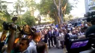 Expresidente Felipe González logra visitar al Alcalde Ledezma