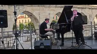 Salvatore Cirillo ,piano Adele Capacchione ,voce a Sulmona