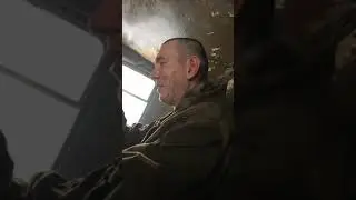Стакан Сэма залпом, обед