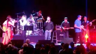 Manny Pacquiao Medley @ Lake Tahoe (11-16-10) "La Bamba" "Bonggahan" "Awitin Mo"