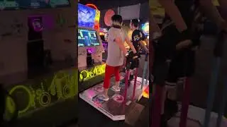 ITGfreak plays DDR with Jackie (Pracc40)